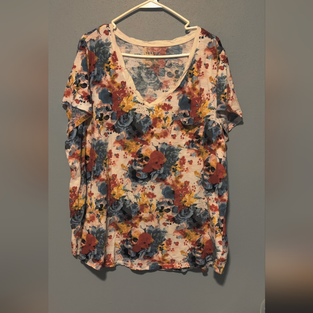 Torrid skull tee shirt